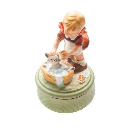 Vintage Japan Bisque Porcelain Girl Giving Cat A Bath Rotating Music Box Works - Picture 4 of 11